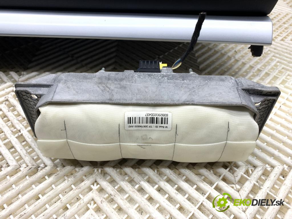 SEAT EXEO (3R2) 2008 - 2013    2.0 TDI 105 kW [143 KM] olej napędowy 2008 - 2013  Palubná doska silentbloku pasy 3R1857003A