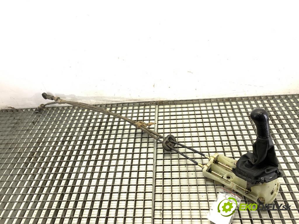 HONDA CR-V I (RD) 1995 - 2002    2.0 16V 4WD (RD1, RD3) 108 kW [147 KM] benzyna 1999 - 2002  Kulisa  (Rýchlostná páka (kulisa))