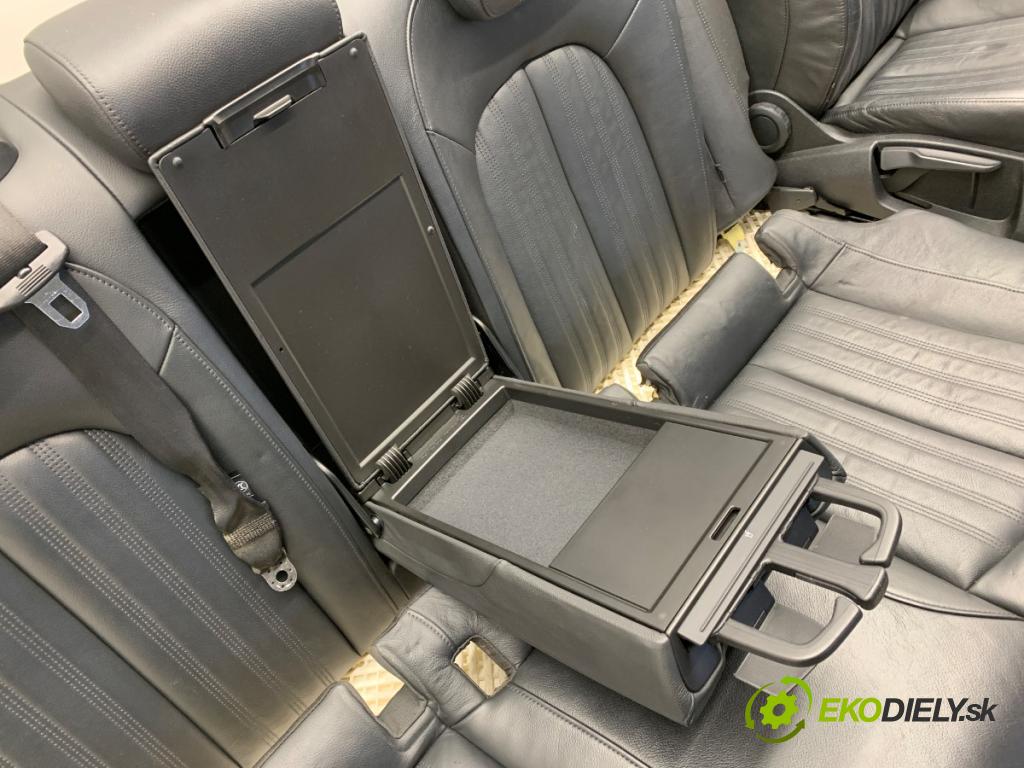 AUDI A6 C7 sedan 2011 180 kW 3.0 TDI quattro 2967 Sedadlá, sedačky Sedadlo bočné Tunel