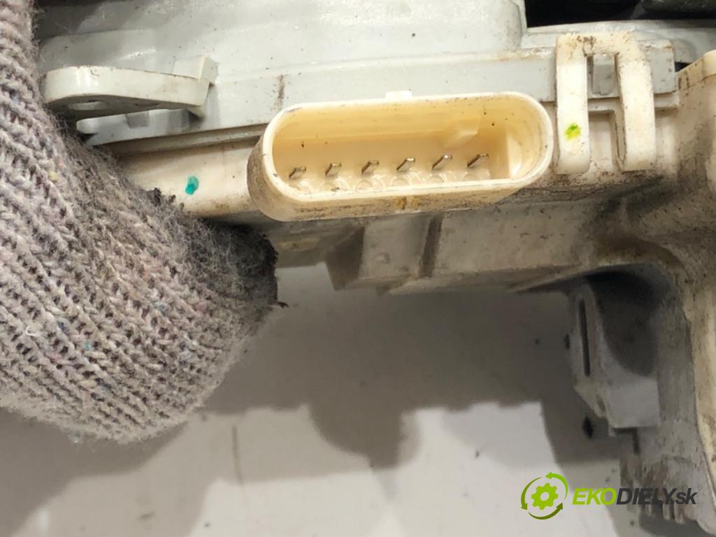 AUDI A6 C7 (4G2, 4GC) 2010 - 2018    3.0 TDI quattro 180 kW [245 KM] olej napędowy 2011 - 2018  zámok dveře pravý přední část 8J1837016C