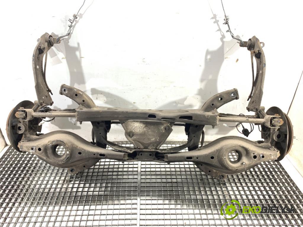 MAZDA 3 (BM, BN) 2013 - 2022    2.0 88 kW [120 KM] benzyna 2013 - 2022  výztuha zadní část