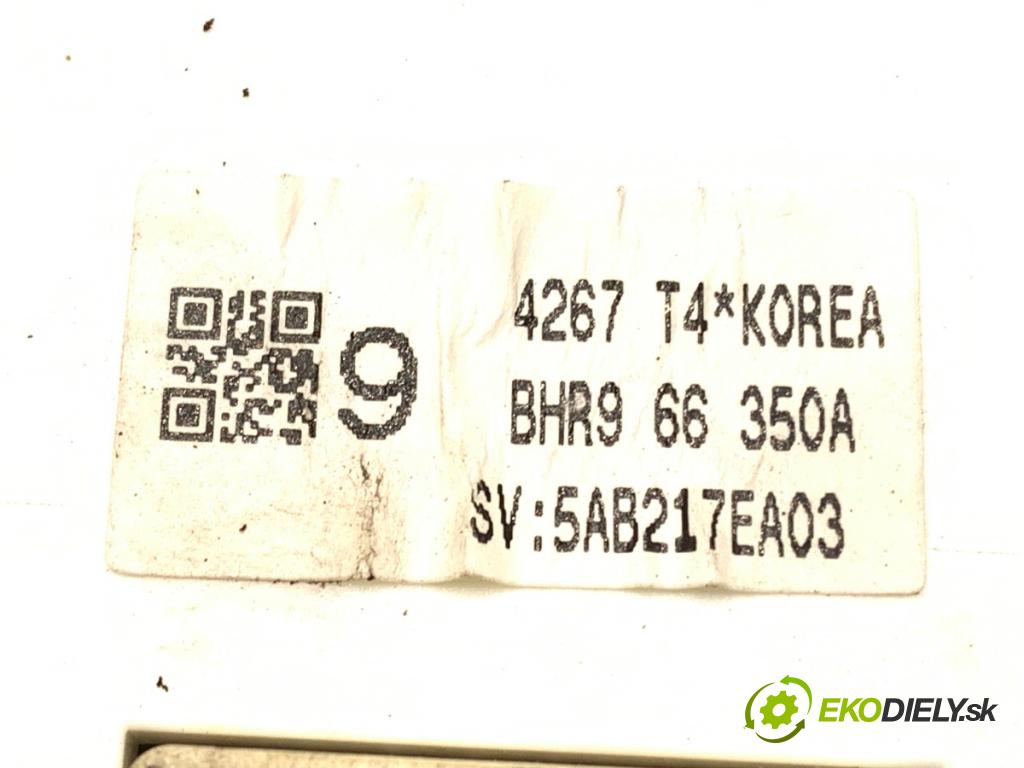 MAZDA 3 (BM, BN) 2013 - 2022    2.0 88 kW [120 KM] benzyna 2013 - 2022  Prepínač okien BHR966350A (Prepínacie páčky pod volantom)