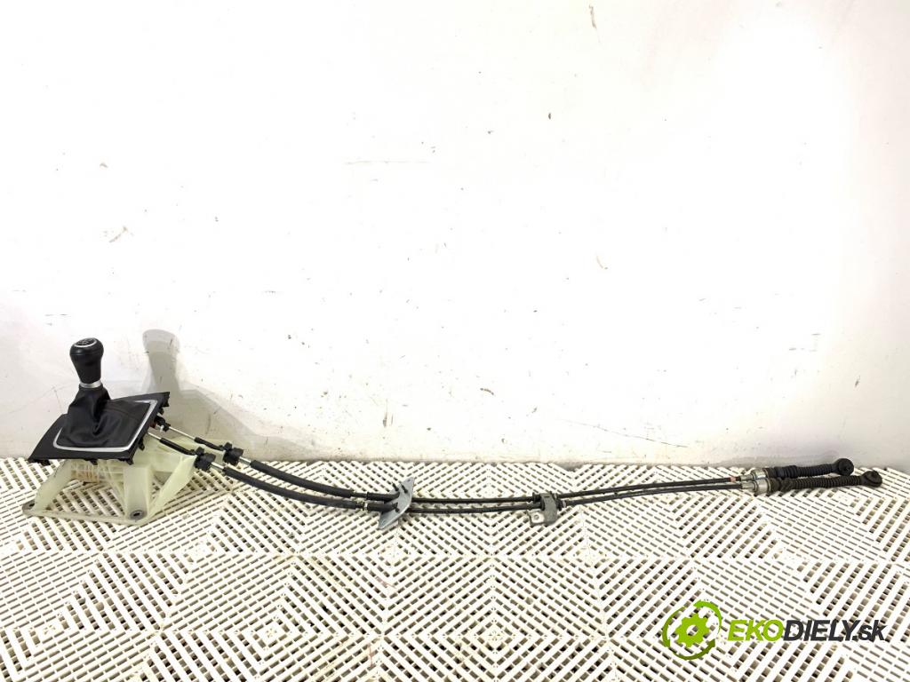 MAZDA 3 (BM, BN) 2013 - 2022    2.0 88 kW [120 KM] benzyna 2013 - 2022  Kulisa  (Rýchlostná páka (kulisa))