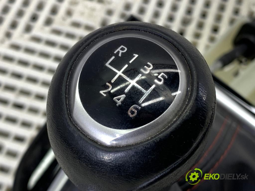 MAZDA 3 (BM, BN) 2013 - 2022    2.0 88 kW [120 KM] benzyna 2013 - 2022  Kulisa  (Rýchlostná páka (kulisa))