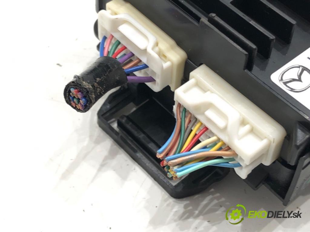 MAZDA 3 (BM, BN) 2013 - 2022    2.0 88 kW [120 KM] benzyna 2013 - 2022  Modul komfortu KD45675Y0G (Modul komfortu)