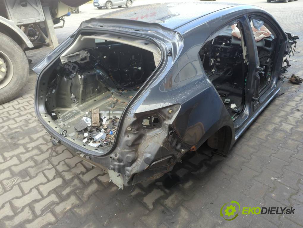 MAZDA 3 (BM, BN) 2013 - 2022    2.0 88 kW [120 KM] benzyna 2013 - 2022  KAROSERIA ČTVRŤÁK blatník zadní část levý pravý práh střecha PODŁUŻNICA levý pravý