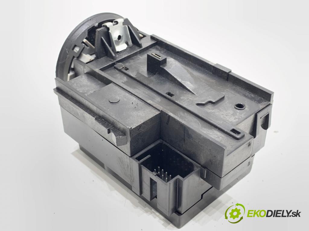 VW PASSAT B6 Variant (3C5) 2005 - 2011    1.9 TDI 77 kW [105 KM] olej napędowy 2005 - 2010  spinačka 3C0905843Q (Spínacia skrinka)