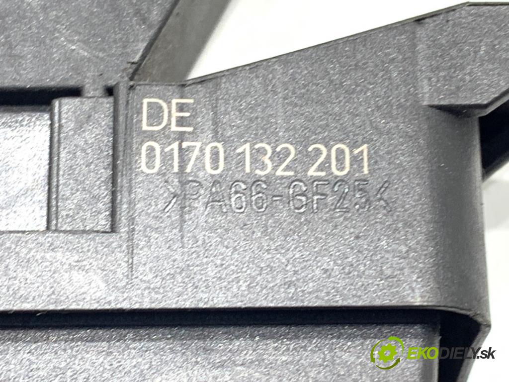 VW PASSAT B6 Variant (3C5) 2005 - 2011    1.9 TDI 77 kW [105 KM] olej napędowy 2005 - 2010  topné těleso radiátor topení elektrická 1K0963235F (Radiátory topení)