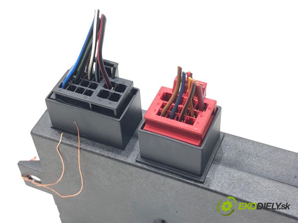 VW PASSAT B6 Variant (3C5) 2005 - 2011    1.9 TDI 77 kW [105 KM] olej napędowy 2005 - 2010  Modul ťažného oka 1K0907383 (Riadiaca jednotka ostatné)