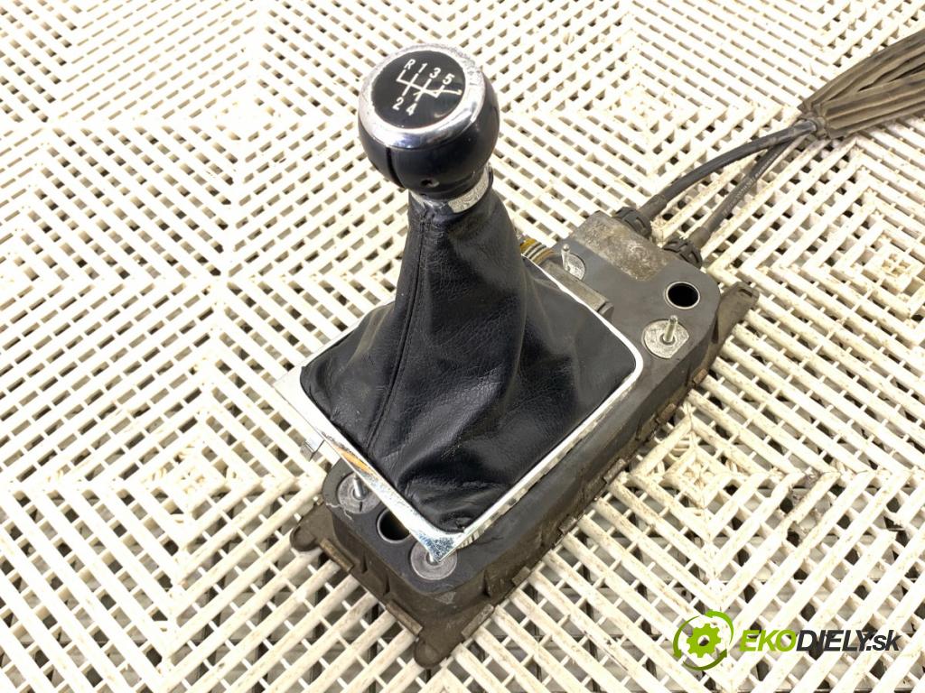 VW PASSAT B6 Variant (3C5) 2005 - 2011    1.9 TDI 77 kW [105 KM] olej napędowy 2005 - 2010  Kulisa 3C0711049L (Rýchlostná páka (kulisa))