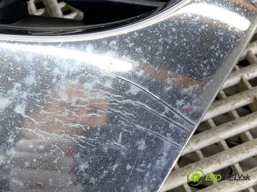 VW PASSAT B6 Variant (3C5) 2005 - 2011    1.9 TDI 77 kW [105 KM] olej napędowy 2005 - 2010  Mriežka maska 3C0853651 (Mriežka predná (maska chladiča))