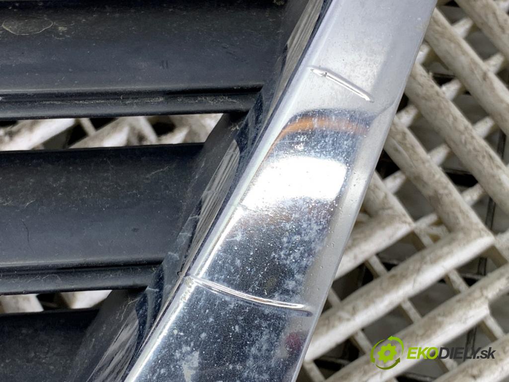 VW PASSAT B6 Variant (3C5) 2005 - 2011    1.9 TDI 77 kW [105 KM] olej napędowy 2005 - 2010  Mriežka maska 3C0853651 (Mriežka predná (maska chladiča))