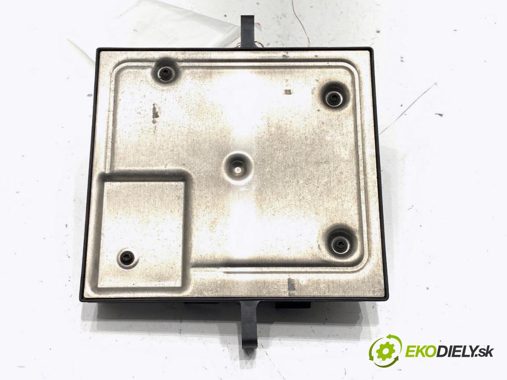 SEAT EXEO (3R2) 2008 - 2013    2.0 TDI 105 kW [143 KM] olej napędowy 2008 - 2013  Modul svetiel 8E0907279N (Riadiaca jednotka ostatné)