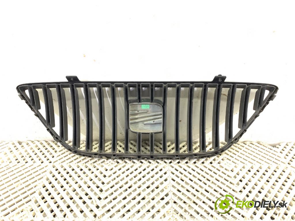 SEAT EXEO (3R2) 2008 - 2013    2.0 TDI 105 kW [143 KM] olej napędowy 2008 - 2013  mřížka maska  (Mřížky (masky) chladičů)