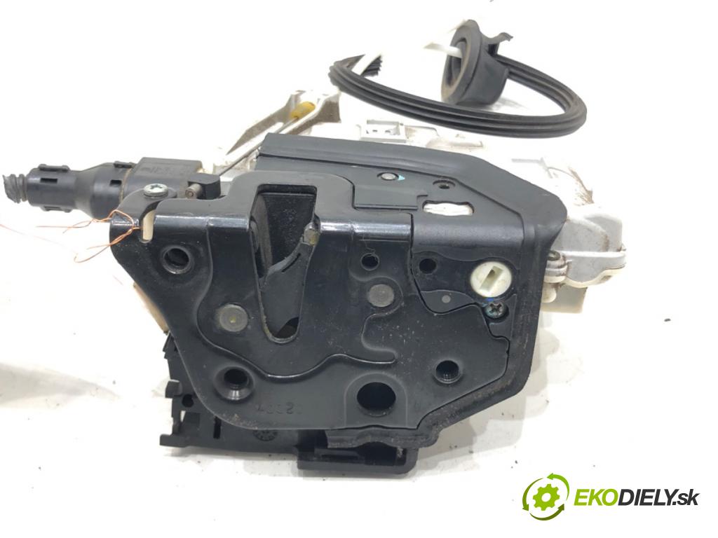 AUDI Q7 (4LB) 2006 - 2016    4.2 TDI quattro 240 kW [326 KM] olej napędowy 2007 - 2009  zámok dveře pravý zadní část 3C4839016C