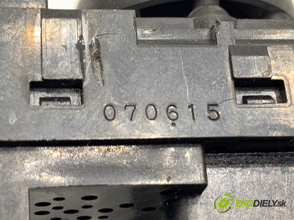 HONDA CR-V III (RE_) 2006 - 2022    2.0 i-VTEC (RE5, RE1) 110 kW [150 KM] benzyna 2007 - 2012  Prepínač nastavenia spätných zrkadiel  (Prepínacie páčky pod volantom)