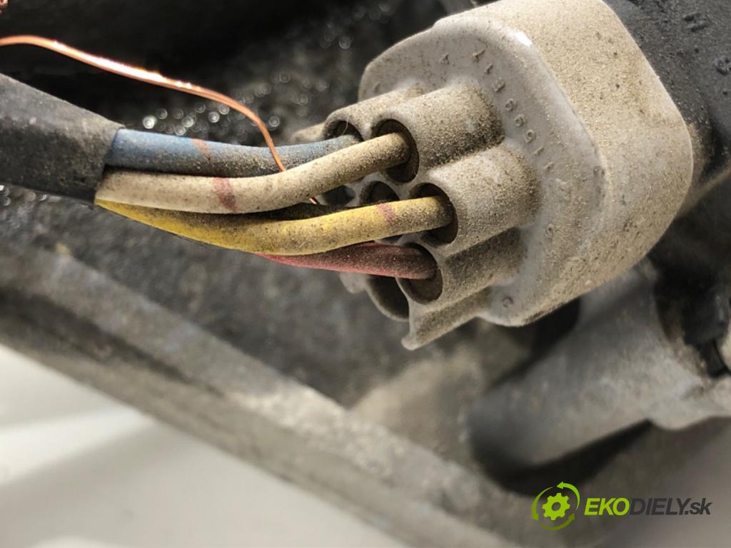 HONDA CR-V III (RE_) 2006 - 2022    2.0 i-VTEC (RE5, RE1) 110 kW [150 KM] benzyna 2007 - 2012  Mechanizmus stieračov predný 7823A1834 (Motorček stieračov predný)