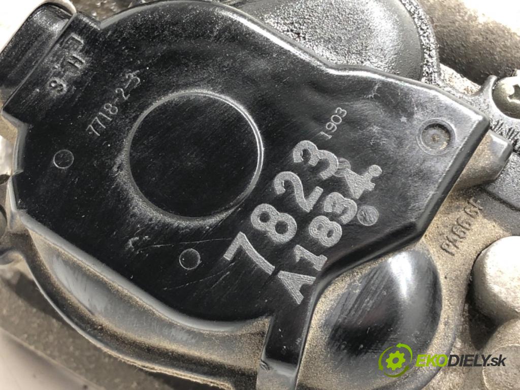 HONDA CR-V III (RE_) 2006 - 2022    2.0 i-VTEC (RE5, RE1) 110 kW [150 KM] benzyna 2007 - 2012  Mechanizmus stieračov predný 7823A1834 (Motorček stieračov predný)