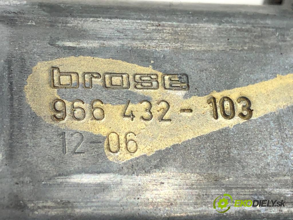 OPEL ASTRA J (P10) 2009 - 2015    1.4 Turbo (68) 103 kW [140 KM] benzyna 2009 - 2015  mechanismus okna pravý přední část 966432-103