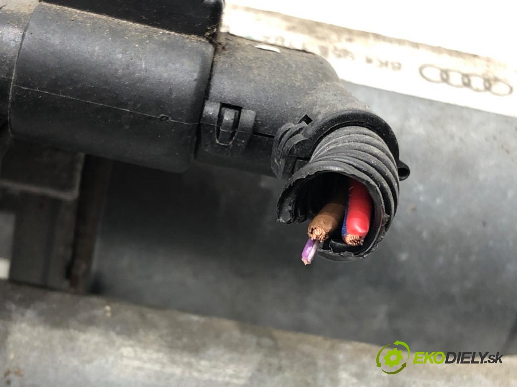 AUDI A4 B8 Avant (8K5) 2007 - 2015    1.8 TFSI 88 kW [120 KM] benzyna 2008 - 2015  Mechanizmus stieračov predný 8K1955119A (Motorček stieračov predný)