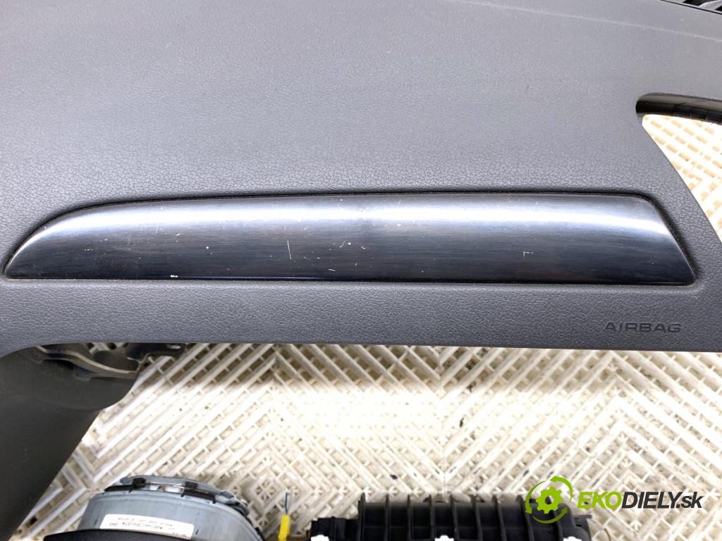AUDI A4 B8 Kombi 2008 88 kW 1.8 TFSI 1798 palubní doska silenbloku PÁSY: 8K1857041