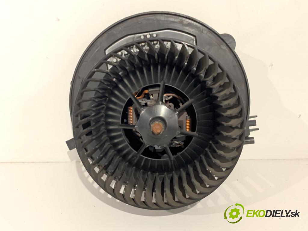 SKODA OCTAVIA III Kombi 2017 110 kW 1.4 TSI 1395 ventilátor kúrenia 5Q1819021G