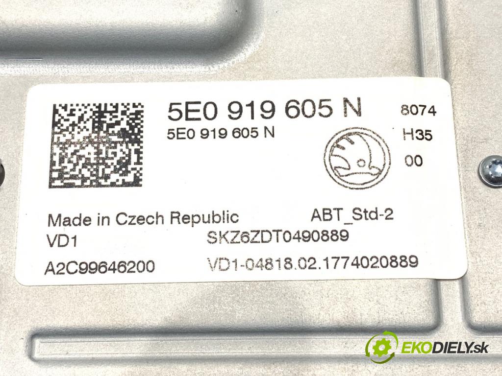 SKODA OCTAVIA III Combi (5E5, 5E6) 2012 - 2022    1.4 TSI 110 kW [150 KM] benzyna 2014 - 2020  RADIO Dislpej 5E0919605N