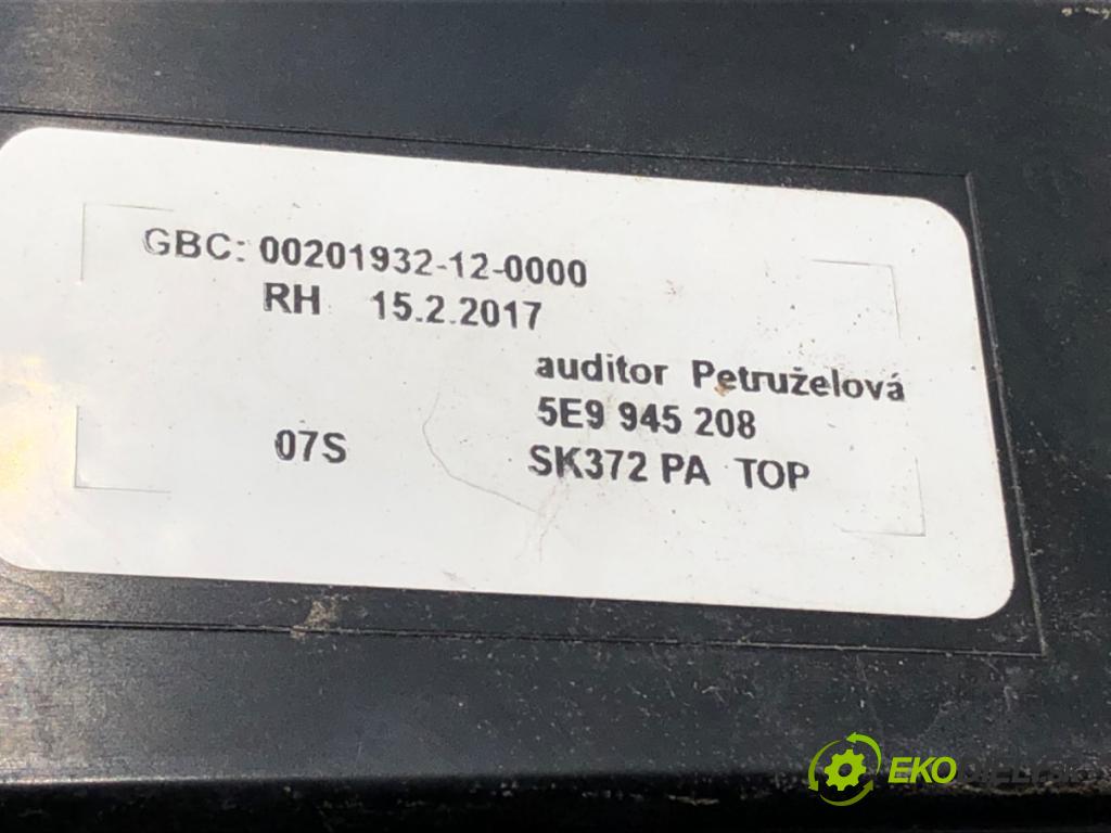 SKODA OCTAVIA III Kombi 2017 110 kW 1.4 TSI 1395 světlo pravý zadní část 5E9945208