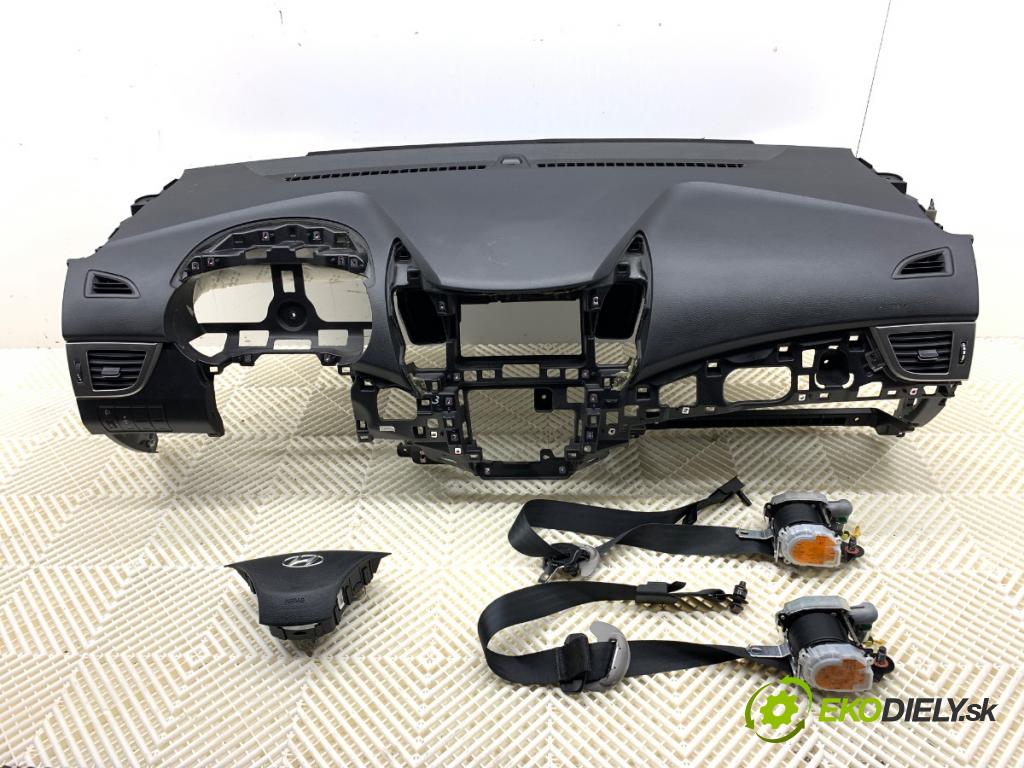 HYUNDAI i30 liftback 2013 88 kW 1.6 1591 Palubná doska silentbloku pasy 