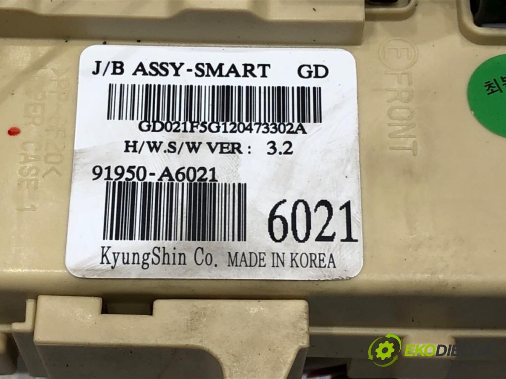 HYUNDAI i30 (GD) 2011 - 2022    1.6 88 kW [120 KM] benzyna 2012 - 2016  skříňka poistková 91950-A6021 (Pojistkové skříňky)