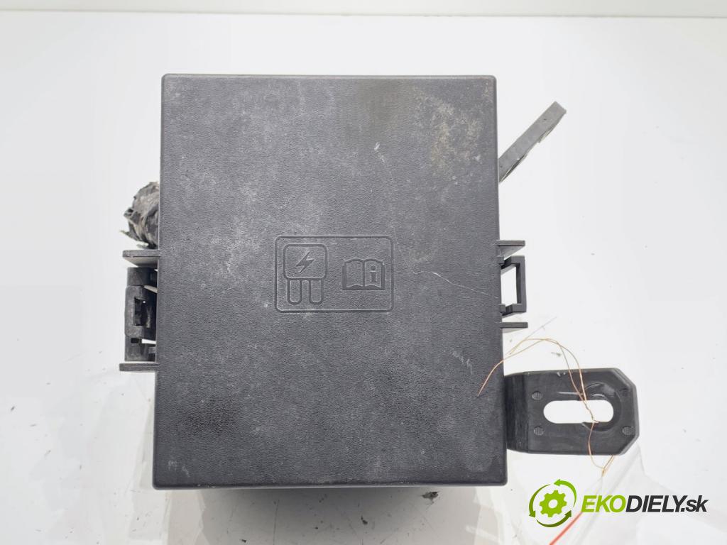 FORD ECOSPORT SUV 2015 92 kW 1.0 EcoBoost 998 skříňka poistková FN1T-14K012-GA (Pojistkové skříňky)