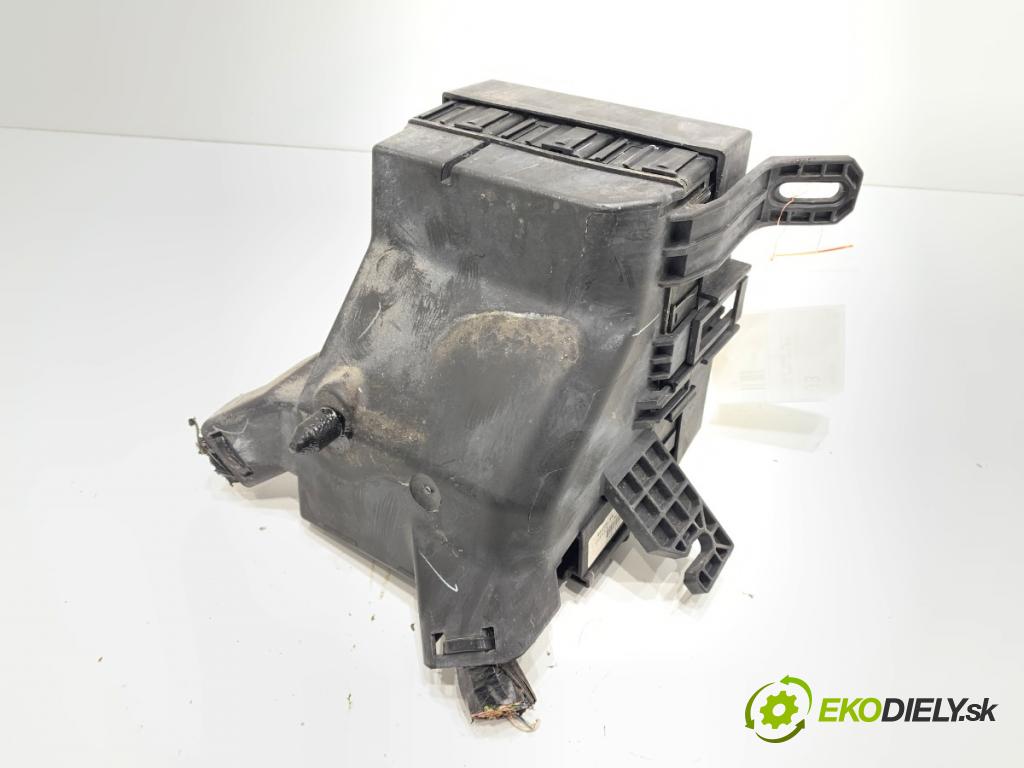 FORD ECOSPORT SUV 2015 92 kW 1.0 EcoBoost 998 skříňka poistková FN1T-14K012-GA (Pojistkové skříňky)