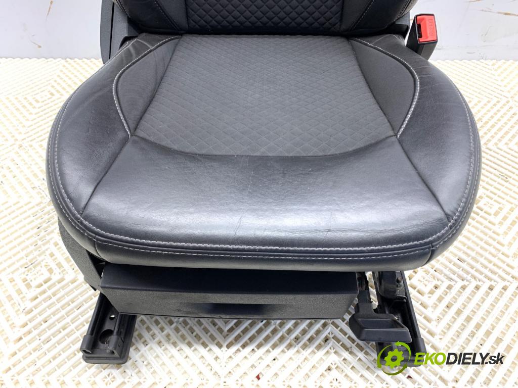 FORD ECOSPORT SUV 2015 92 kW 1.0 EcoBoost 998 Sedadlo pravy predný