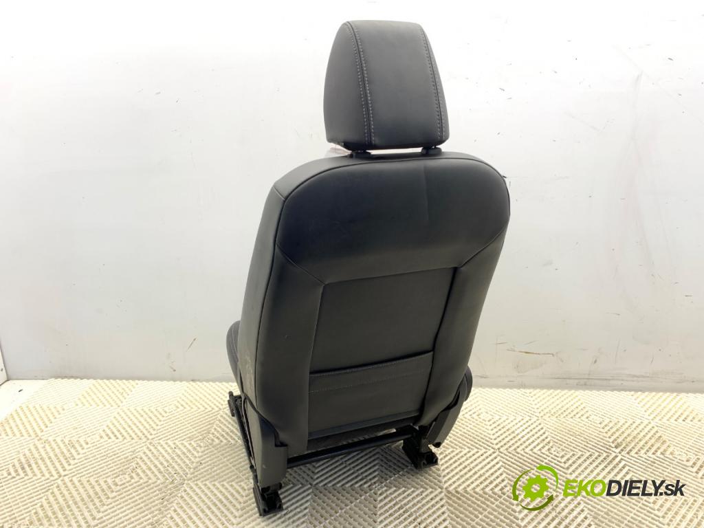 FORD ECOSPORT SUV 2015 92 kW 1.0 EcoBoost 998 Sedadlo pravy predný