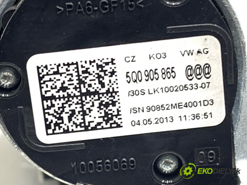 VW GOLF VII (5G1, BQ1, BE1, BE2) 2012 - 2022    1.4 TSI 90 kW [122 KM] benzyna 2012 - 2022  spinačka 5Q0905865 (Spínacia skrinka)