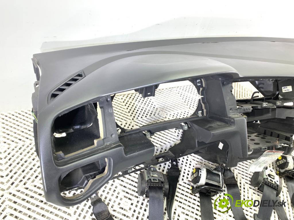 VW GOLF VII liftback 2013 90 kW 1.4 TSI 1395 Palubná doska silentbloku pasy 2G8880201AC 5G1880841G