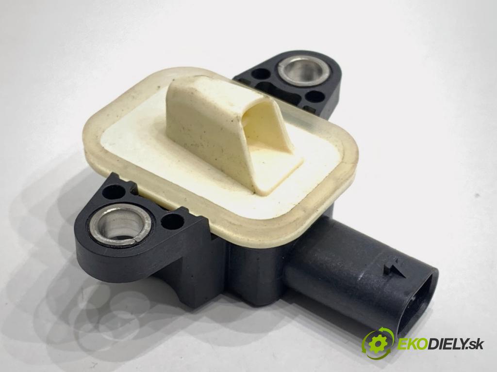 AUDI A6 C7 (4G2, 4GC) 2010 - 2018    3.0 TDI quattro 180 kW [245 KM] olej napędowy 2011 - 2018  Snímač nárazu 4H0955557 (Snímač nárazu)