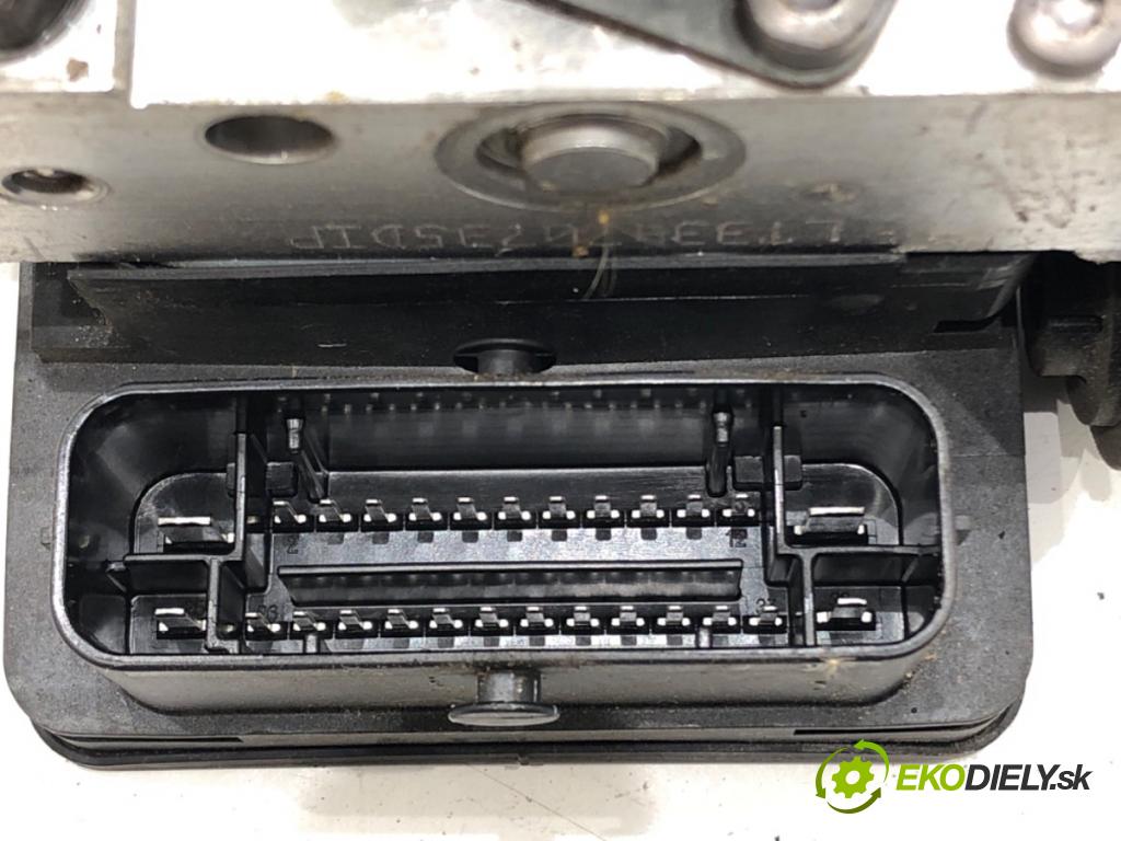 SKODA RAPID (NA2) 2011 - 2022    1.6 TDI 77 kW [105 KM] olej napędowy 2011 - 2013  Pumpa ABS 6R0614517BD (Pumpa ABS)