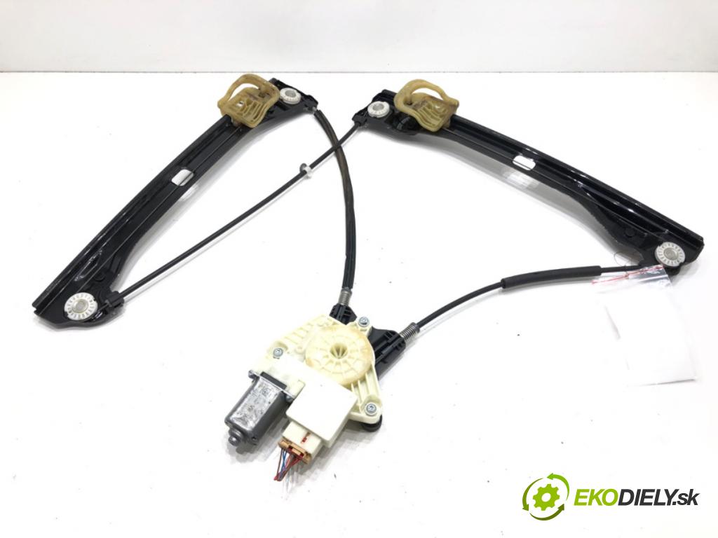SKODA RAPID (NA2) 2011 - 2022    1.6 TDI 77 kW [105 KM] olej napędowy 2011 - 2013  mechanismus okna pravý přední část 5JA959812E