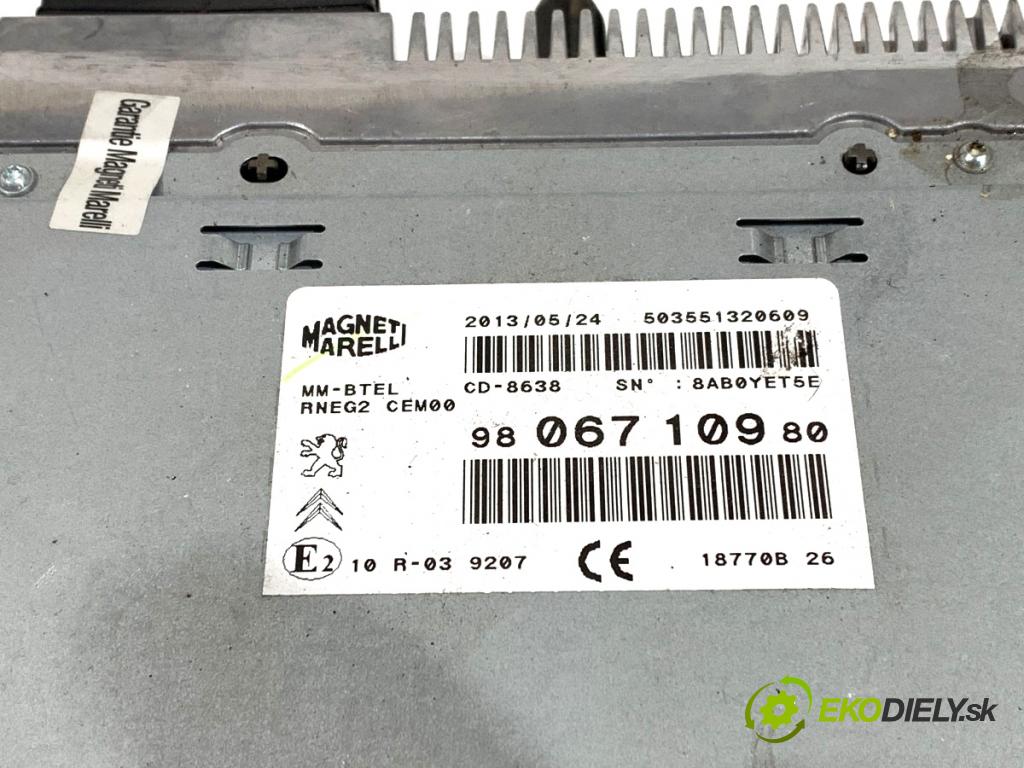 PEUGEOT 508 SW I Kombi 2013 120 kW 2.0 HDi RXH Hybrid4 1997 RADIO 9806710980 (Audio zariadenie)