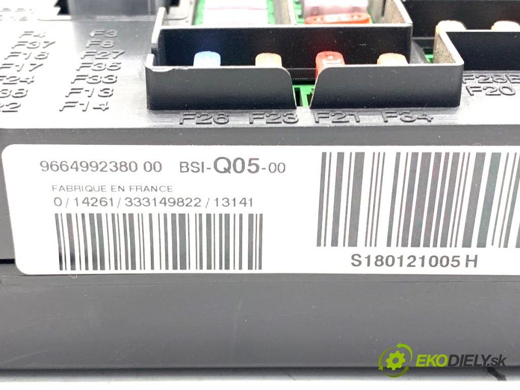 PEUGEOT 508 SW I (8E_) 2010 - 2018    2.0 HDi RXH Hybrid4 120 kW [163 KM] Hybryda silnik Diesla / elektryczny 2010 - 2018  modul BSI 9664992380 (Pojistkové skříňky)