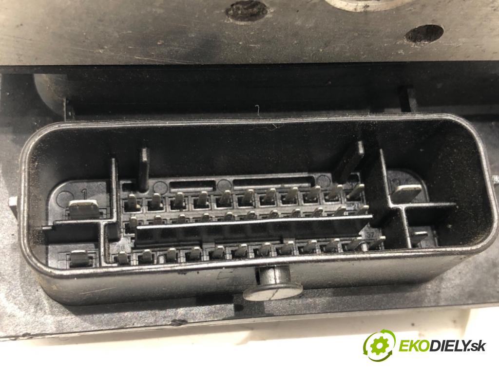 AUDI A4 B8 (8K2) 2007 - 2015    3.0 TDI quattro 176 kW [240 KM] olej napędowy 2007 - 2012  Pumpa ABS 8K0907379BJ (Pumpa ABS)