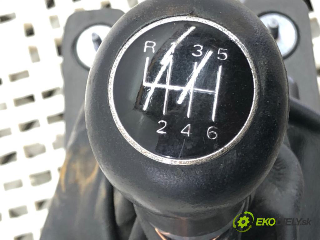 AUDI A4 B8 (8K2) 2007 - 2015    3.0 TDI quattro 176 kW [240 KM] olej napędowy 2007 - 2012  Kulisa 8K0711406 (Rýchlostná páka (kulisa))