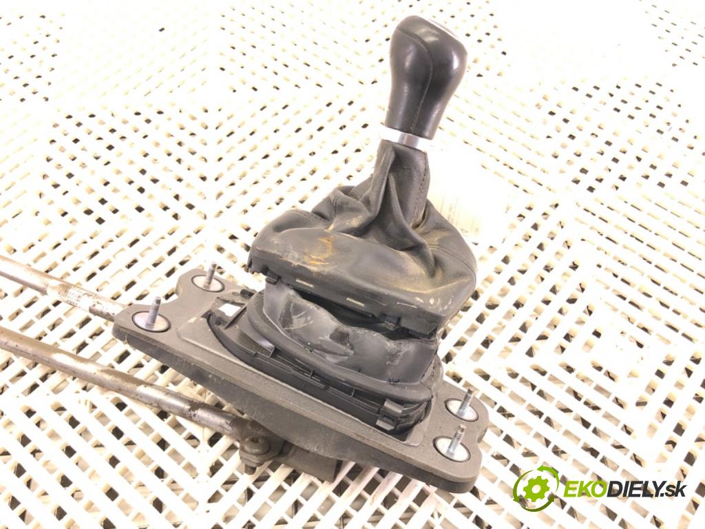 AUDI A4 B8 (8K2) 2007 - 2015    3.0 TDI quattro 176 kW [240 KM] olej napędowy 2007 - 2012  Kulisa 8K0711406 (Rýchlostná páka (kulisa))