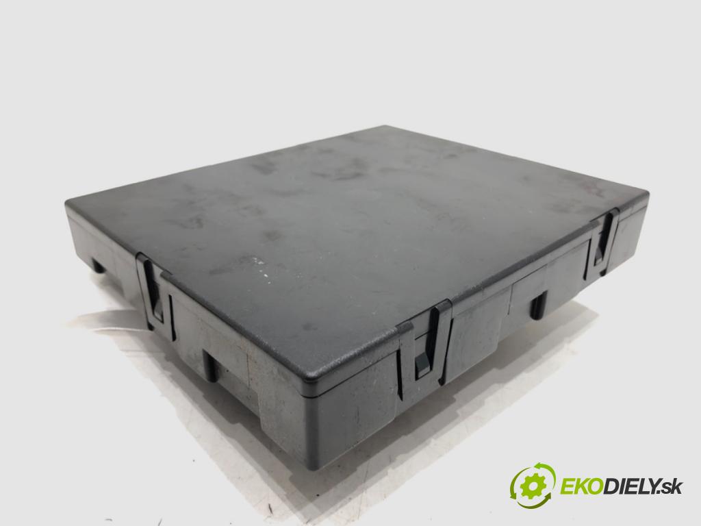 AUDI A4 B8 sedan 2011 176 kW 3.0 TDI quattro 2967 Modul komfortu 8K0907064CC (Modul komfortu)