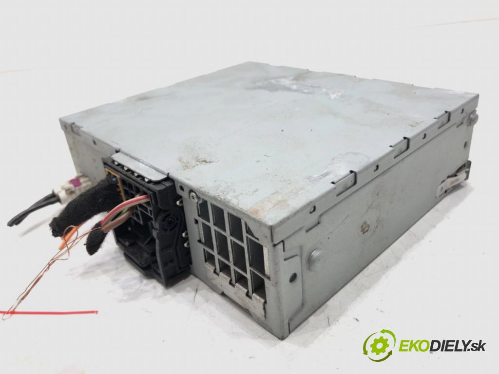 AUDI A4 B8 sedan 2011 176 kW 3.0 TDI quattro 2967 TUNER radia 4G1035053