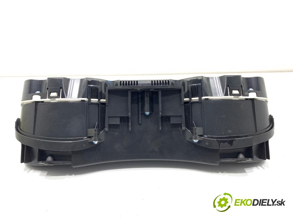 AUDI A4 B8 sedan 2011 176 kW 3.0 TDI quattro 2967 Prístrojovka 8K0920930N (Prístrojová doska, displej)