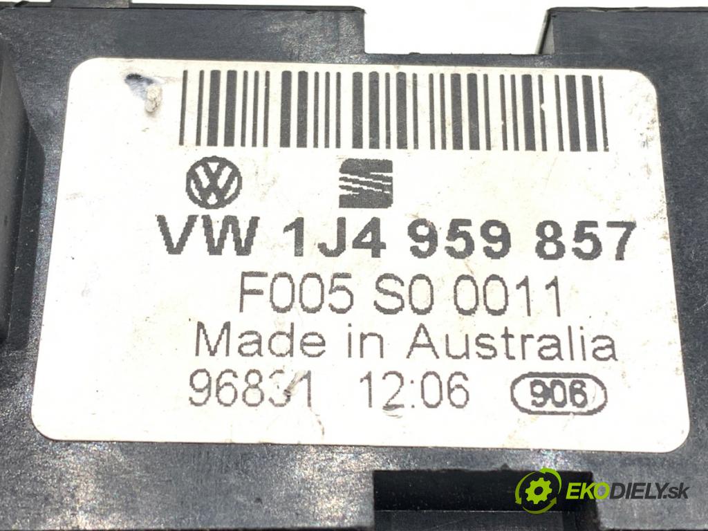 VW PASSAT B5.5 Variant (3B6) 2000 - 2005    1.9 TDI 96 kW [130 KM] olej napędowy 2000 - 2005  Prepínač okien 1J4959857 (Prepínacie páčky pod volantom)