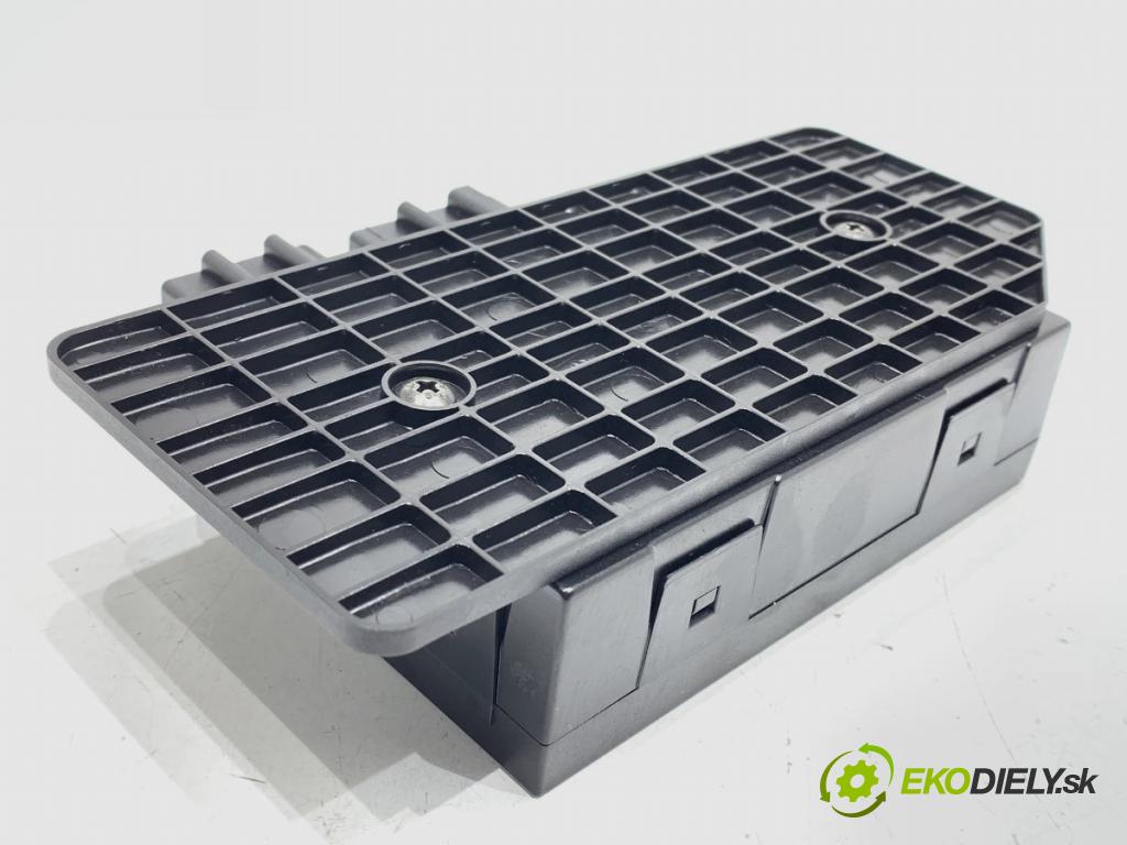 VW PASSAT B5.5 Variant (3B6) 2000 - 2005    1.9 TDI 96 kW [130 KM] olej napędowy 2000 - 2005  Modul komfortu 1C0959799B (Modul komfortu)