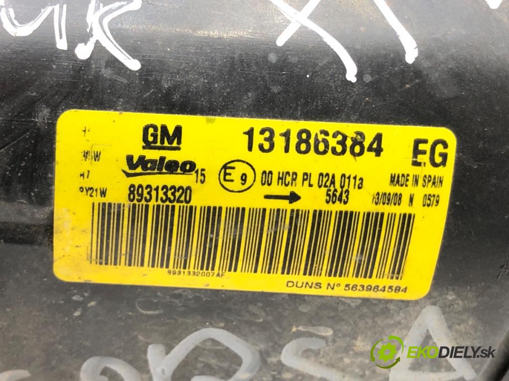 OPEL CORSA D liftback 2008 59 kW 1.2 (L08, L68) 1229 světlomet pravý přední část 13186384